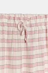 Falda midi recta de tiro medio con estampado a cuadros en tonos rosados y blancos sobre base beige, confeccionada en hilatura con mezcla de viscosa. Cuenta con cintura elástica ajustable con cordones y bajo recto.