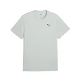 Remera deportiva Puma modelo M TAD ESS Poly Tee, color verde claro, de manga corta y cuello redondo, con pequeño logo impreso en el pecho.