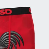 Calzoncillos bóxer rojos con estampado de un gallo con corona y cadena de oro.