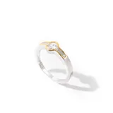 Anillo de plata 925 enchapada en rodio y oro, con circonias.