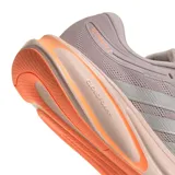 Championes de running Adidas modelo Response 2, color lila con detalles en plateado y suela en tono durazno. Presentan tecnología Cloudfoam+ en la entresuela para mayor amortiguación.