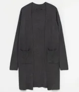 Cardigan alargado de punto marca Cortelle, color marrón, abierto al frente, de manga larga y con bolsillos aplicados.