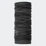 Cuello tubular multifuncional marca Buff, confeccionado en lana merino 100% natural de color gris oscuro melange. Presenta un diseño ligero, suave y versátil, ideal para actividades al aire libre en climas frescos.