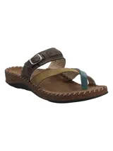 Sandalia de cuero estilo Birkenstock con diseño de tiras cruzadas en el empeine, sujetacintas para el dedo y tira ajustable con hebilla metálica. Suela de corcho y base de goma antideslizante con costuras decorativas visibles.