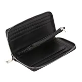 Monedero color beige de charol con cierre metálico y logo de la marca Terrano en el frente.