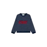 Sweater de punto color azul marino con diseño de finas rayas horizontales blancas y aplicación frontal con el texto "EME" en color bordó. Presenta cuello redondo y corte holgado.