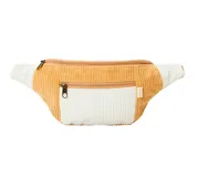 Riñonera de pana color camel con detalles en blanco. Tiene correa ajustable y cierre con cremallera.