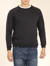 Sweater básico de algodón frizado color bordó, con cuello redondo, puños y ruedo elastizados.