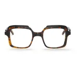 Anteojos de acetato color carey con detalles en color crema en el borde inferior del frente.