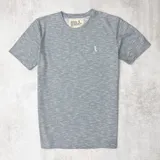 Remera celeste jaspeada de algodón, manga corta y cuello redondo.