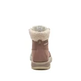 Bota de cuero color marrón con cuello acolchado de tela tipo corderito, cordones bicolores y suela de goma dentada en tono beige. Presenta el logo de la marca grabado en el lateral y en la lengüeta.