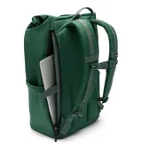 Mochila Columbia modelo Convey III 27L Omni-Shield de color verde, con cierre enrollable, tiras ajustables y el logo de la marca impreso en el frente.