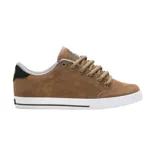 Championes de skate Circa modelo AL 50, color marrón de gamuza con suela blanca, detalle de talón en negro y cordones al tono.