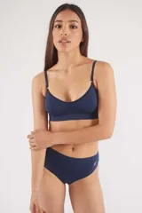 Soutien bralette color rosa viejo de microfibra sin costuras, con breteles regulables y espalda entera.