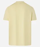 Remera color crema de algodón, corte clásico, con cuello redondo y mangas cortas. Estampa frontal con la frase "Nascido num País Tropical".