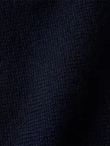 Sweater negro de algodón con cuello en V y logo bordado en el pecho.