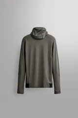 Sudadera técnica de running Zara Athleticz, modelo slim fit en color marrón y negro, con cuello subido, capucha ajustada y mangas largas.
