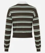 Buzo de punto marrón con rayas horizontales verde menta, cuello polo contrastante en color blanco y cierre frontal parcial con botones. Presenta manga larga y diseño slim fit.