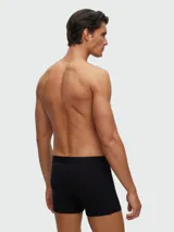 Boxer negro Hugo Boss, confeccionado con tejido ultrasuave, con cintura elástica con el logo de la marca en tono sutil.