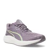 Championes de running Puma Skyrocket Lite 2, color lila con detalles en verde lima y suela blanca. Presentan capellada de malla transpirable, cierre con cordones y entresuela con tecnología de amortiguación.