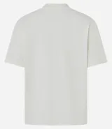 Remera básica de manga corta y cuello redondo, confeccionada en suedine de algodón peruano certificado BCI.