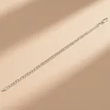 Pulsera de eslabones tipo grumet macizos, fabricada en plata 925 con cierre de mosquetón.