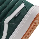 Zapatillas Vans Sk8-Hi color verde oscuro con detalles en blanco, de caña alta y suela blanca con base marrón.