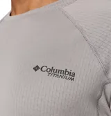 Remera deportiva Columbia Titanium modelo Driventure Short S de color gris, con diseño de manga corta y cuello redondo. Incorpora tecnologías Omni-Wick y Omni-Shade para protección solar y absorción de humedad.