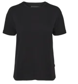 Remera básica de algodón orgánico con cuello redondo y mangas cortas, de corte clásico y ajuste cómodo.