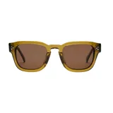 Lentes de sol I-Sea modelo Camden con armazón de acetato translúcido en tono marrón verdoso, micas marrones y detalle de tres puntos metálicos en las esquinas superiores del frente.