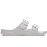 Sandalias Crocs modelo Saturday, color gris, de dos tiras con hebillas ajustables y plantilla de espuma Croslite.