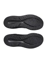 Championes de running Under Armour modelo Charged Pursuit 4, color negro. Presentan una parte superior de malla transpirable, entresuela Charged Cushioning para mayor amortiguación y suela exterior resistente con tracción.