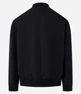 Campera bomber negra para hombre, confeccionada en poliéster con cierre frontal de cremallera, cuello, puños y dobladillo elásticos acanalados, y bolsillos laterales.