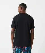 Remera marrón de algodón pima, corte comfort, cuello redondo y manga corta.