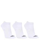 Pack de tres pares de medias deportivas cortas color blanco, con logo de la marca bordado en la puntera.