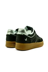 Championes deportivos Santa Barbara modelo Glint, color negro con detalles en blanco y suela de goma color tostado.