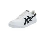 Championes Asics modelo Japan S, de diseño clásico inspirado en el básquetbol, en color blanco con detalles en verde oliva y beige. Presentan una silueta de perfil bajo con perforaciones en la puntera para mayor ventilación y suela de goma resistente.