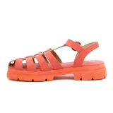 Sandalias bajas Moleca color salmón, con diseño de tiras entrecruzadas y suela track.