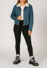 Calza de lycra color negro.