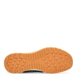 Championes urbanos Under Armour modelo Mirage Sport, con diseño en capas de color verde y blanco. Presentan una entresuela gruesa de color crema y suela de goma color caramelo, con el logo de la marca en el lateral y la lengüeta.