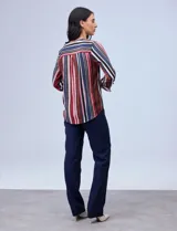 Pantalón de vestir negro, marca Zac & Rachel, con pretina con broches internos y cierre. Delantera y trasera con bolsillos.