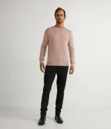 Buzo masculino de punto liso en color rosado, con cuello redondo y mangas largas, de la marca Marfinno.
