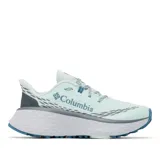 Championes de trail running Columbia modelo Konos Trillium, color azul claro con detalles en gris oscuro y blanco. Presentan suela con tecnología Adapt Trax para alta tracción, entresuela Techlite+ para amortiguación reactiva y sistema Navic Fit para mayor estabilidad en el talón.