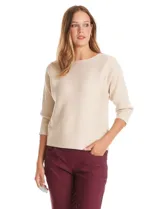 Buzo de punto rib color beige, con cuello redondo, manga japonesa tres cuartos y silueta relajada.