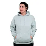 Canguro de felpa color gris melange, con capucha ajustable mediante cordones, bolsillo frontal tipo canguro y puños elásticos acanalados.