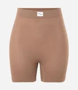 Bermuda íntima femenina color marrón claro, seamless, con cintura elástica y textura acanalada.
