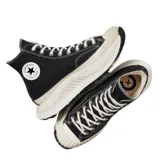 Championes de caña alta Converse Chuck 70 AT-CX, color negro con suela chunky blanca y detalles en negro.