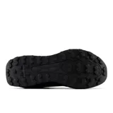 Championes de trail running New Balance modelo Garoé V2, color negro. Presentan entresuela con tecnología Fresh Foam X para mayor amortiguación, construcción superior sin costuras, tecnología Toe Protect para protección frontal y suela AT Tread con goma Hydrohesion para tracción en diversos terrenos.