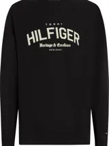 Buzo negro de cuello redondo marca Tommy Hilfiger, con logo estampado en el frente. Confeccionado en felpa de puro algodón, con cuello, puños y bajo de punto canalé. Logo de Tommy Hilfiger bordado en la manga.