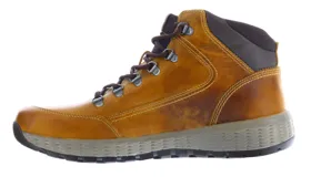 Botas de cuero graso color marrón camel, con diseño de caña media, cordones marrones y suela de goma con textura antideslizante. Presenta detalles de costuras reforzadas y logo de la marca en la lengüeta.